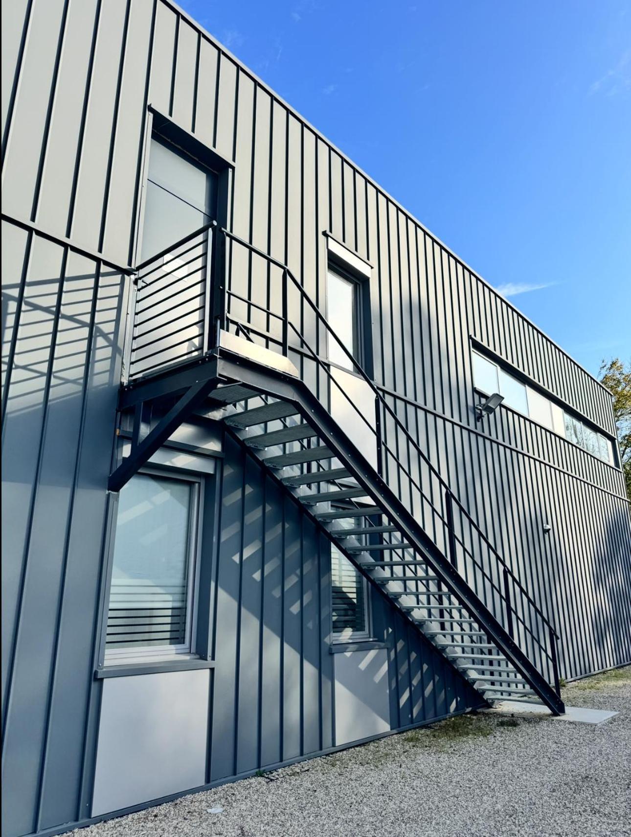 Appartement Loft épuré avec parking privé. à Saint-Symphorien-dʼOzon Extérieur photo